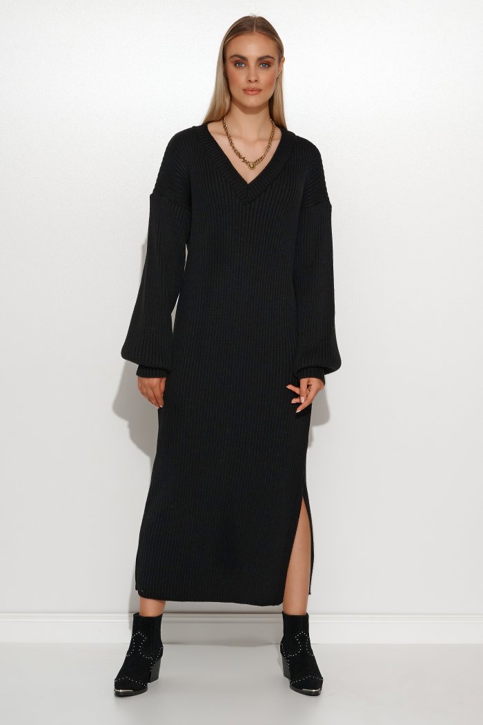 Dzianinowa sukienka z dekoltem w serek czarna S120